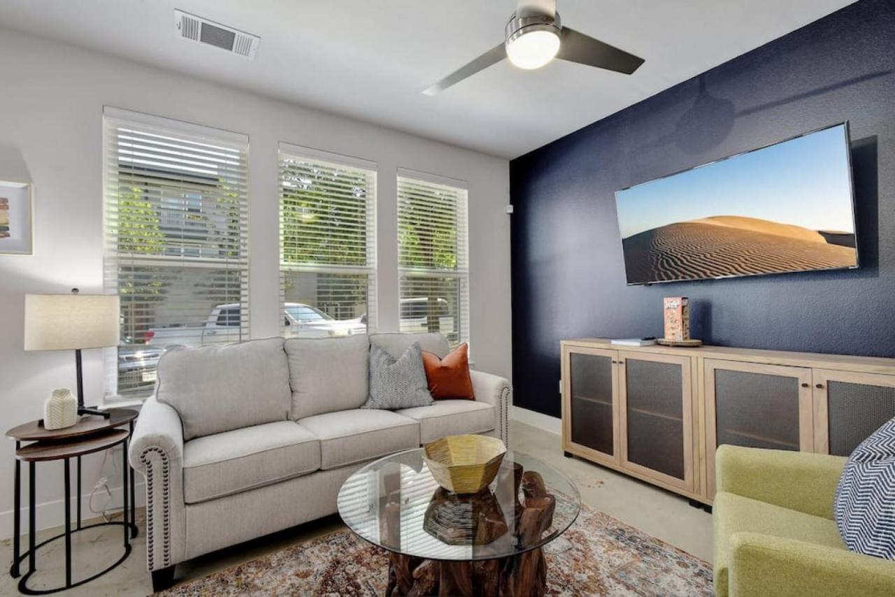 Escape At A Stylish Near Downtown *