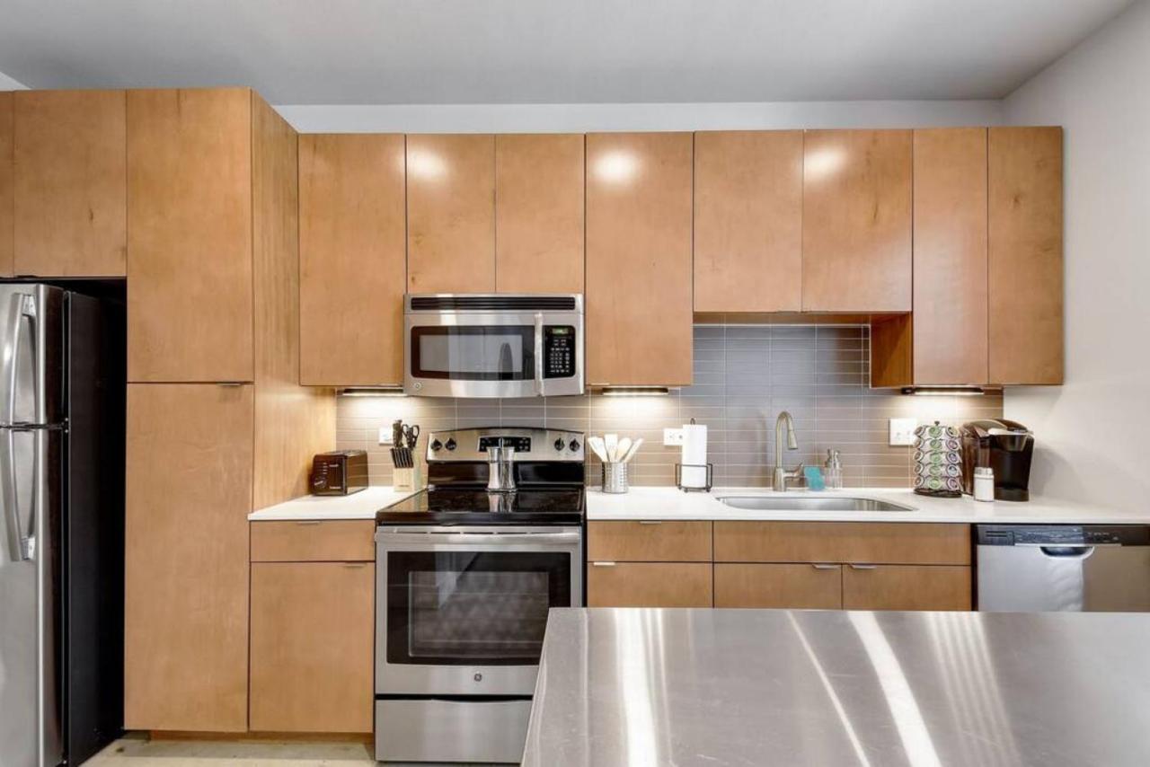 Escape At A Stylish Near Downtown *