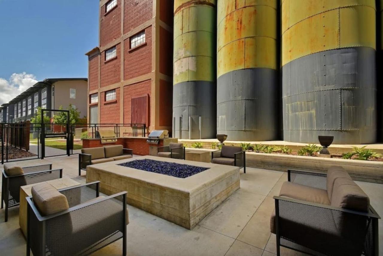 Apartment Escape At A Stylish Near Downtown *