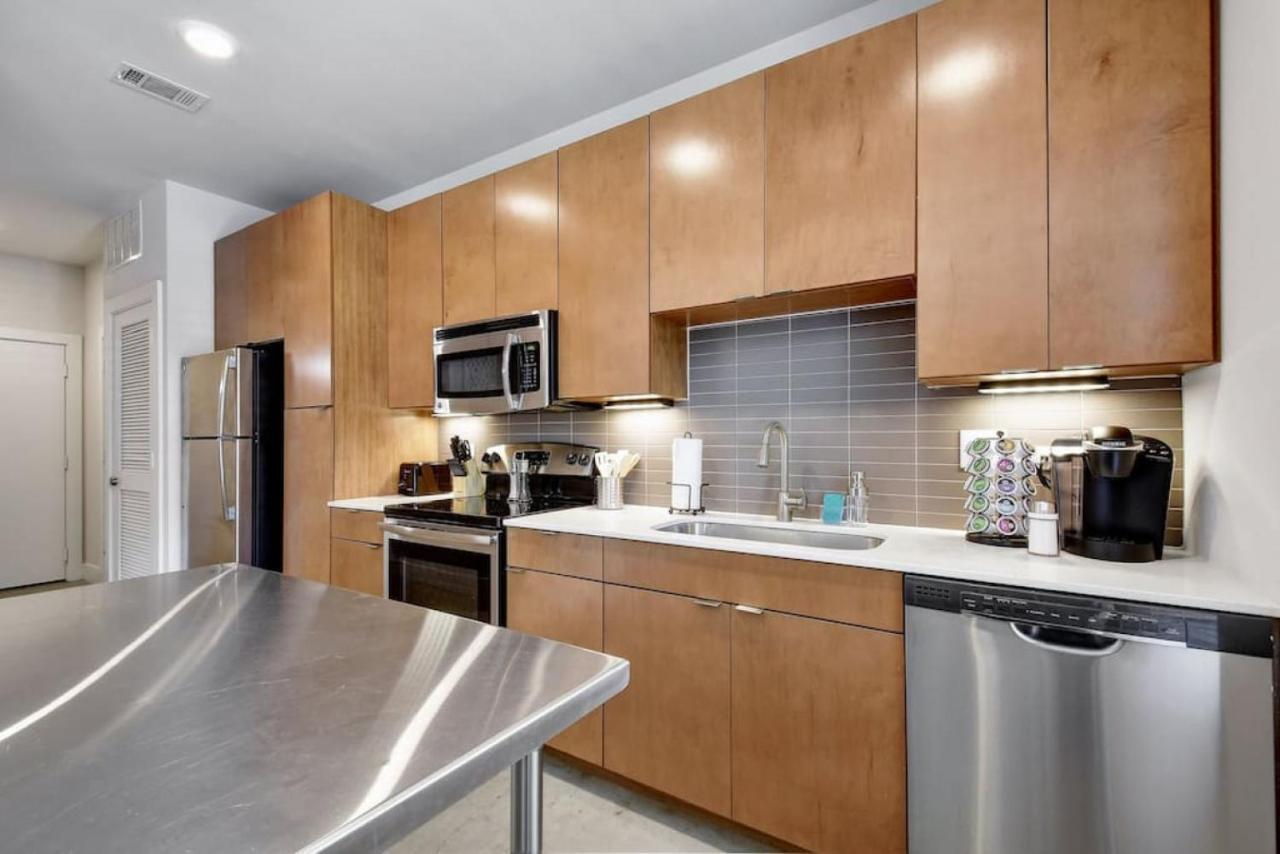 Escape At A Stylish Near Downtown