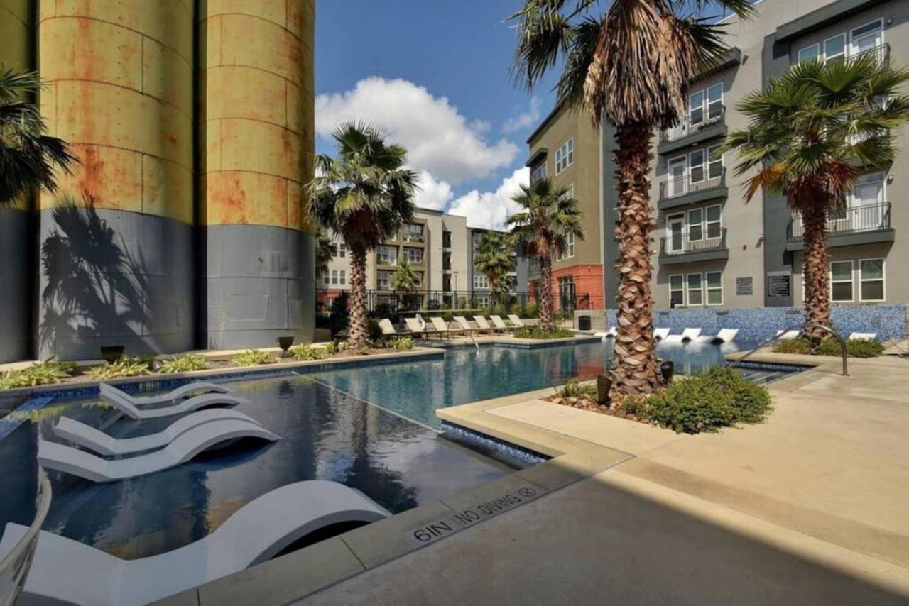 Escape At A Stylish Near Downtown *